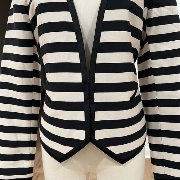 Ann Taylor black cream striped preppy office cropped blazer  Size 8 - Picture 3 of 11